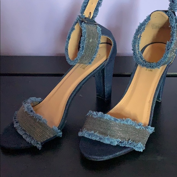 BLUE JEANS HEELS - Picture 2 of 2